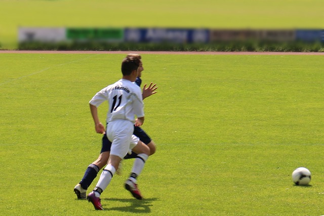 趁對方後防 趁對方後防